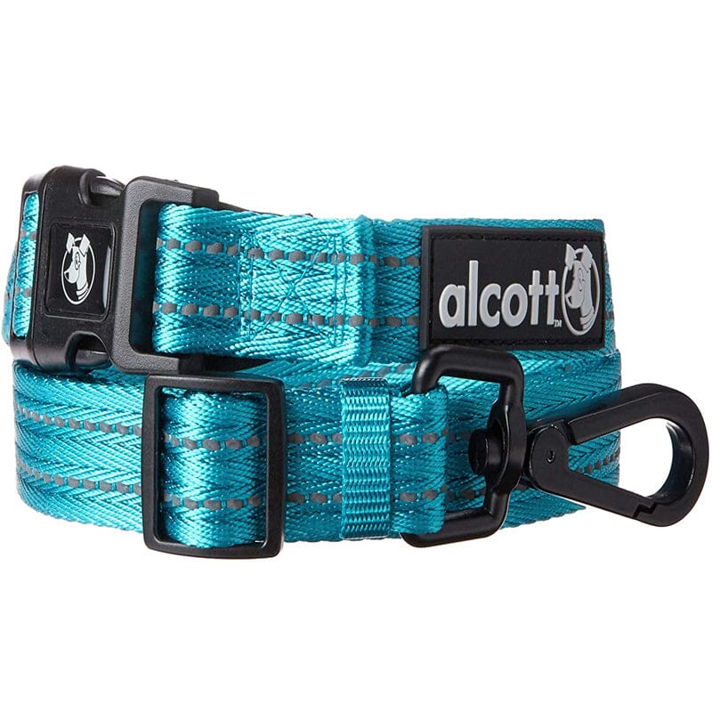 alcott Weekender Long Soft Grip Leash with Reflective Stitching Has an integrated buckle to allow for a secure tether.